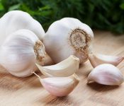 Top 7 những trái cây nên ăn khi bị mụn